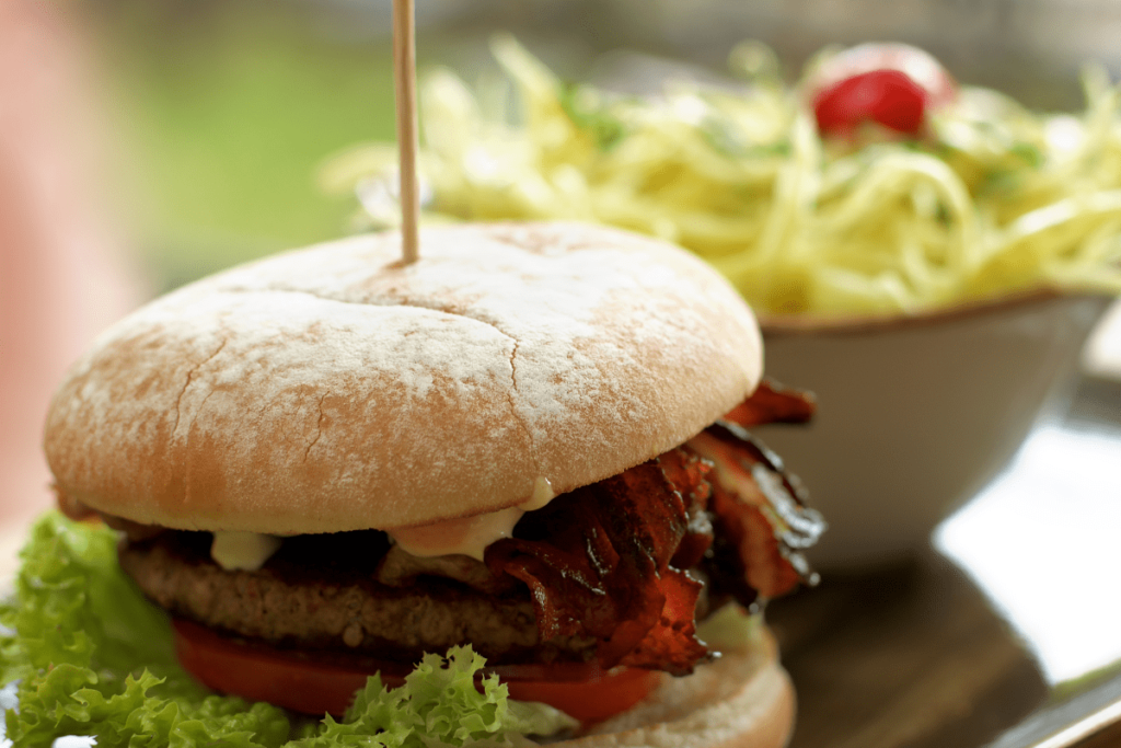 Guarniciones ligeras para tu hamburguesa